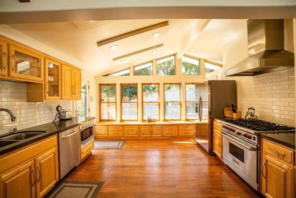 | Luxury Riverside Estate - 3BR Home or 1BR Cottage or BOTH - Sleeps 14 - Swim, fish, relax, refresh