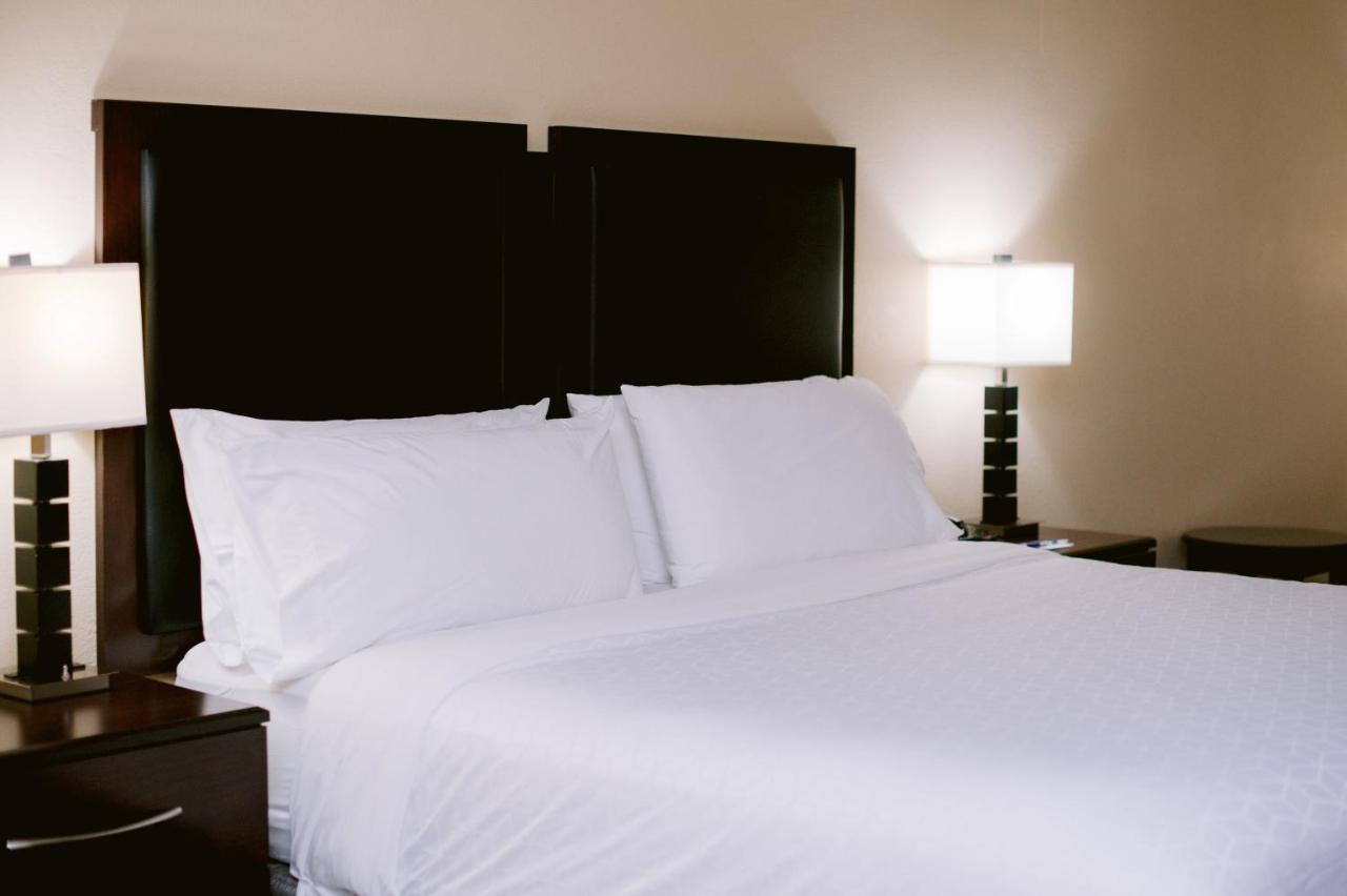  | Holiday Inn Express Hotel & Suites Raleigh SW NC State