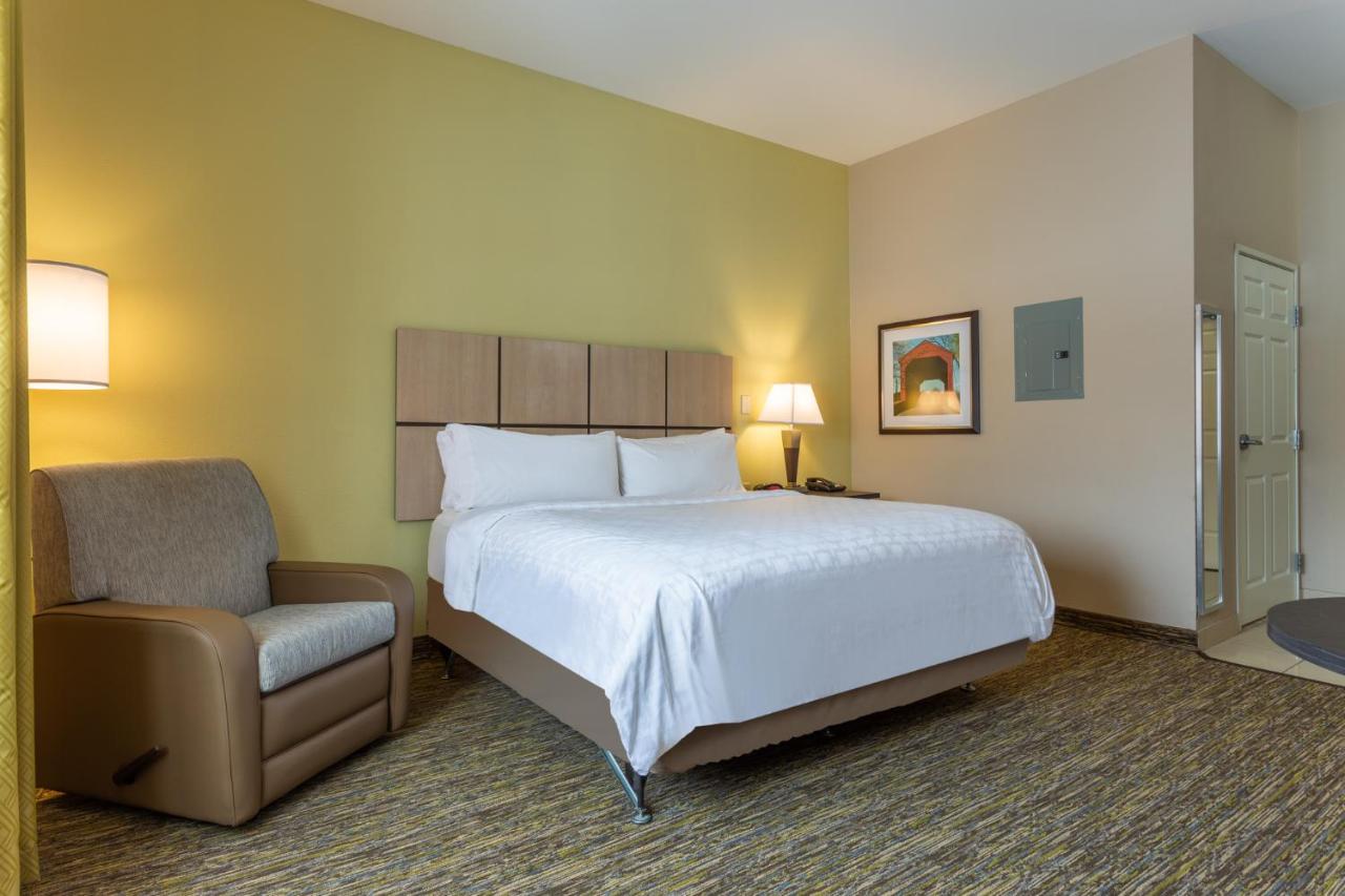  | Candlewood Suites Airport