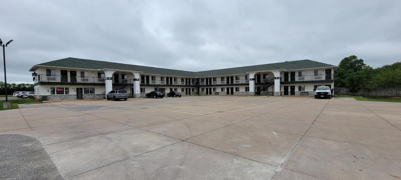 | Rodeway Inn Goddard