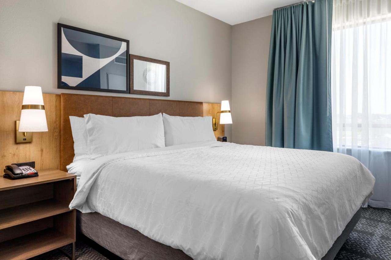 King Room - Hearing Access - Non-Smoking at Staybridge Suites Dallas Grand Prairie by IHG