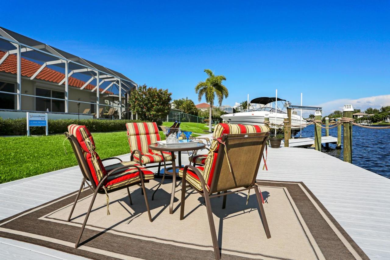 | Villa Dolphin