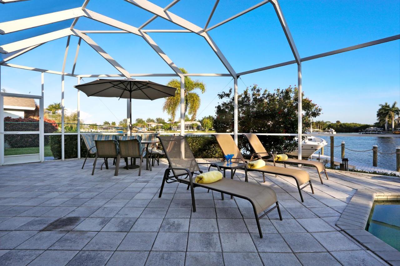 | Villa Dolphin