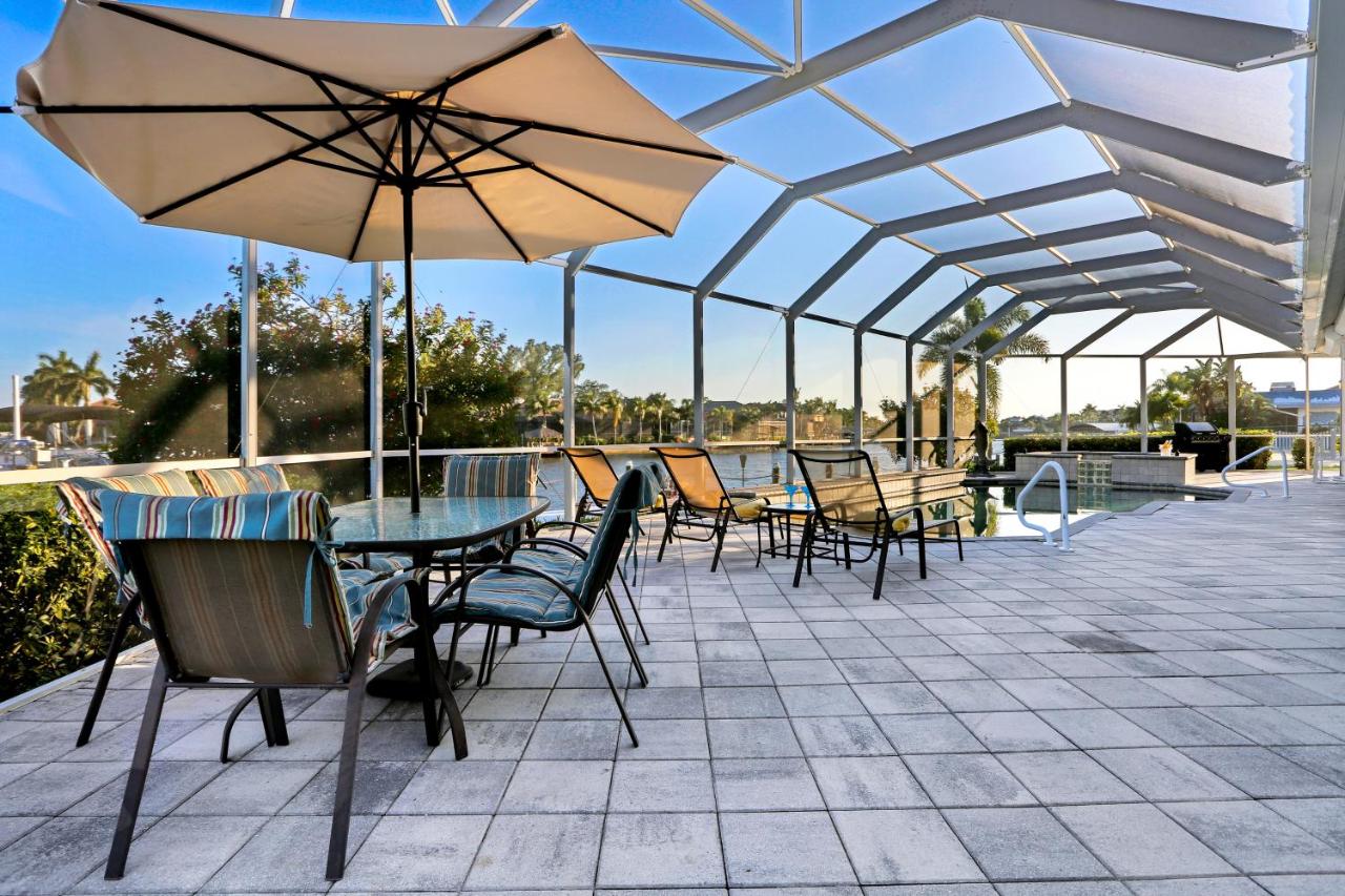 | Villa Dolphin