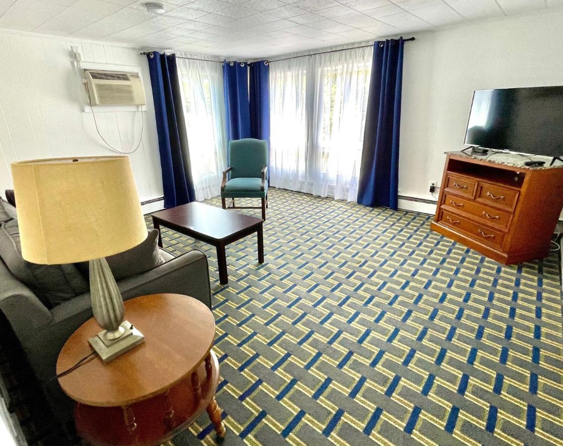  | Ocean Breeze Motel