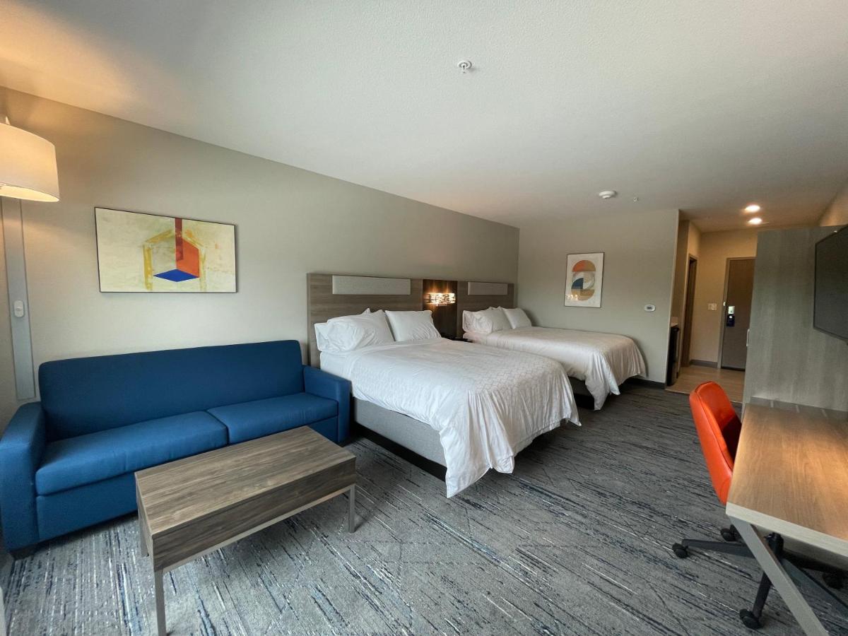 Queen Suite with Two Queen Beds - Non-Smoking at Holiday Inn Express & Suites Ft. Smith Airport by IHG
