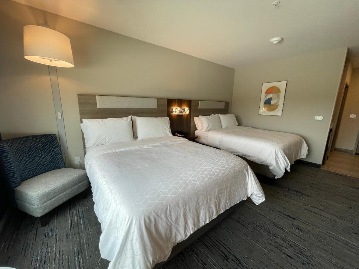 Queen Room with Two Queen Beds - Non-Smoking at Holiday Inn Express & Suites Ft. Smith Airport by IHG