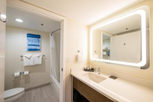 Room #32602027 at SeaCrest OceanFront Hotel