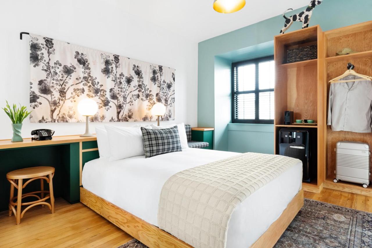 Queen Room at Hotel Grand Stark