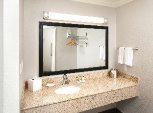 Room #2341033 at Signature Temecula