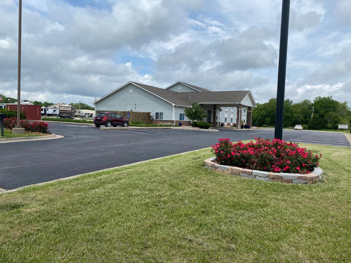 | Garnett Hotel & RV Park
