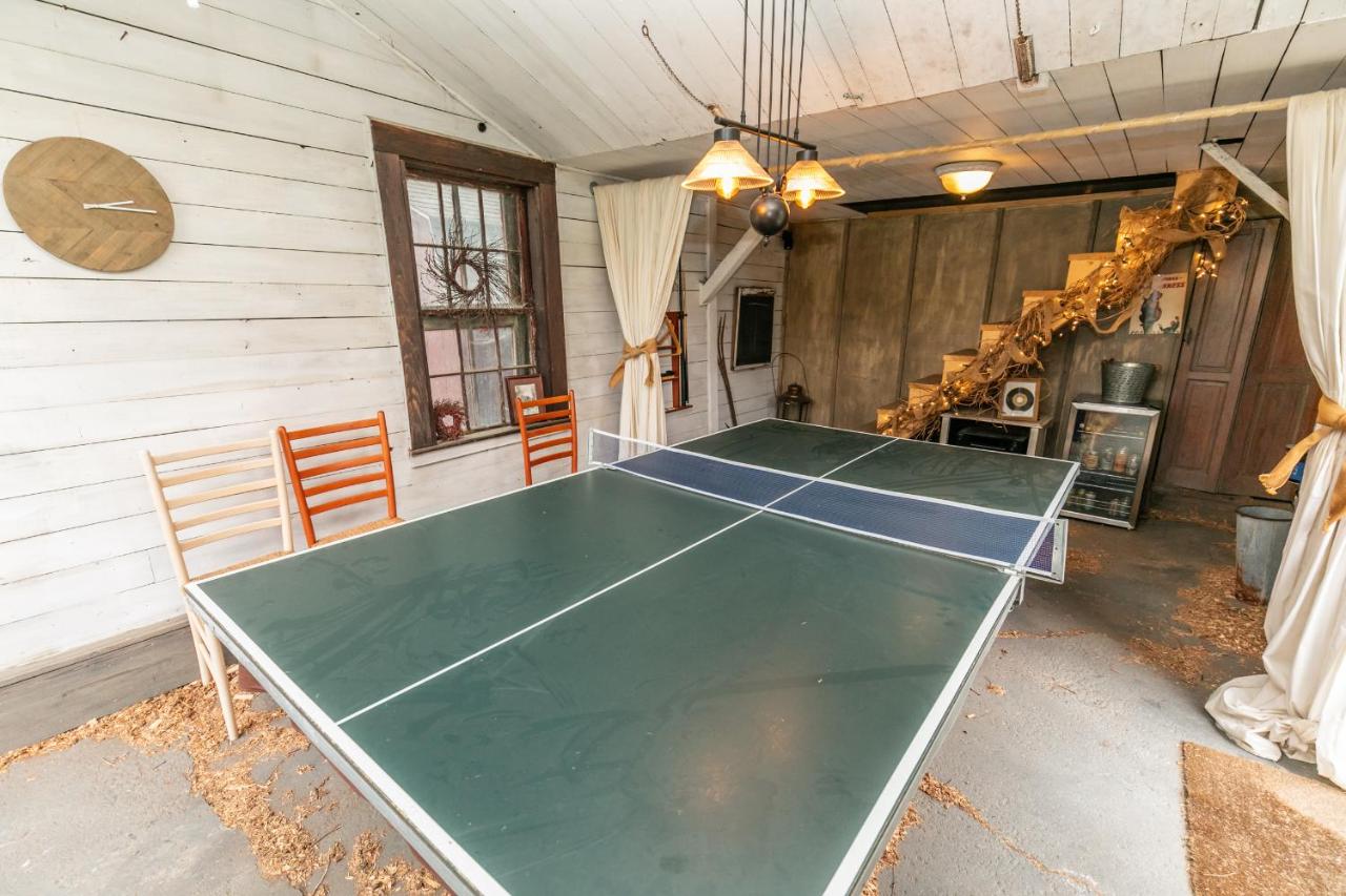 | Riverside Gables Bed and Breakfast