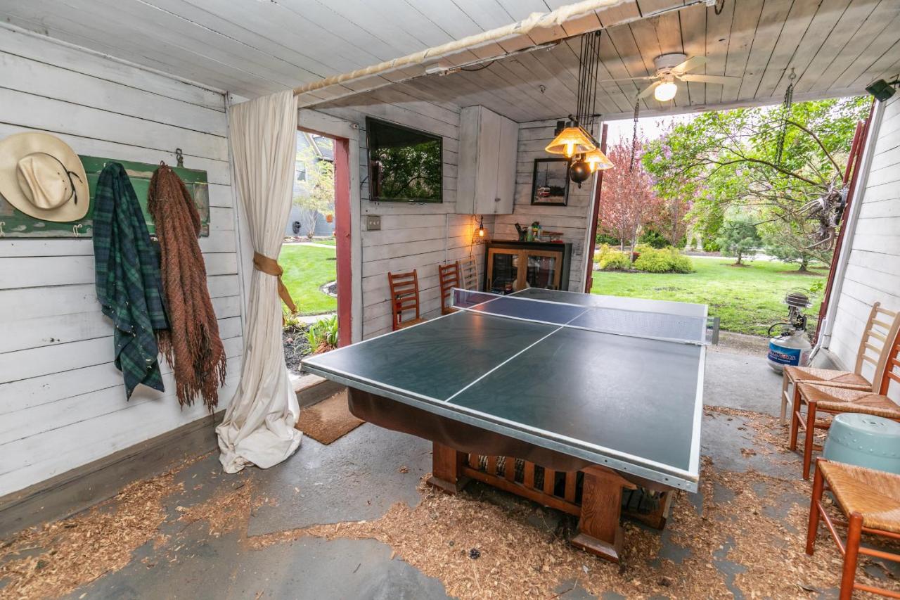 | Riverside Gables Bed and Breakfast