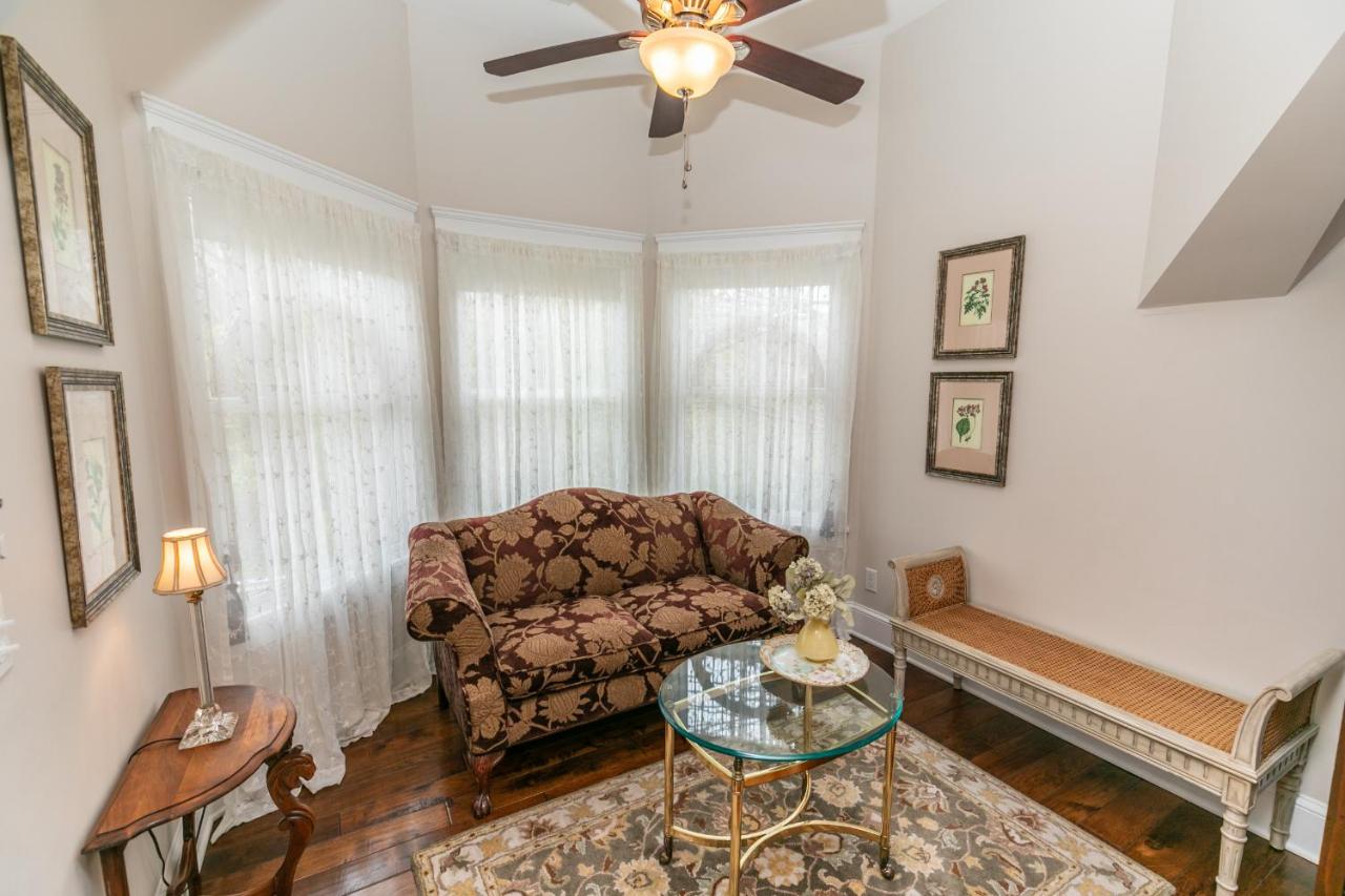 | Riverside Gables Bed and Breakfast
