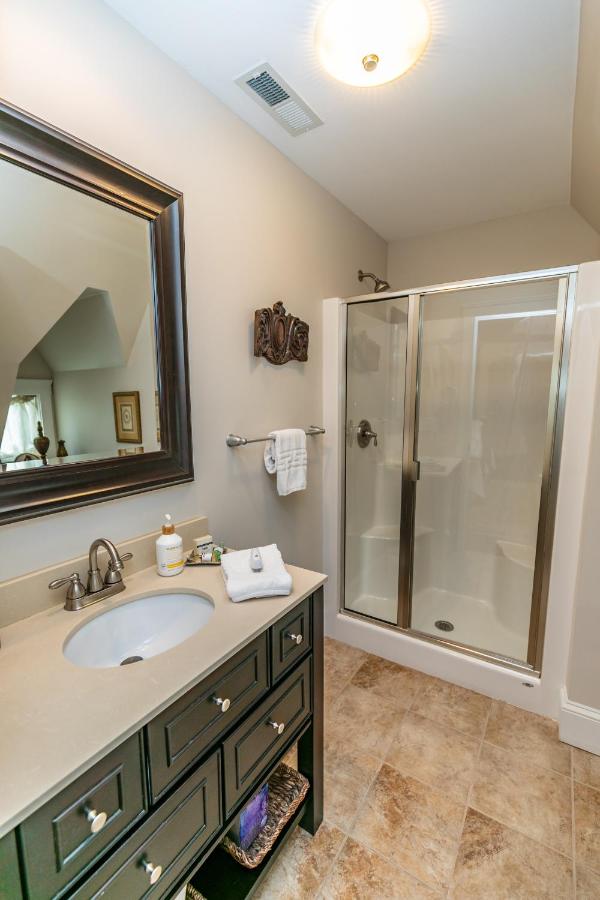 | Riverside Gables Bed and Breakfast