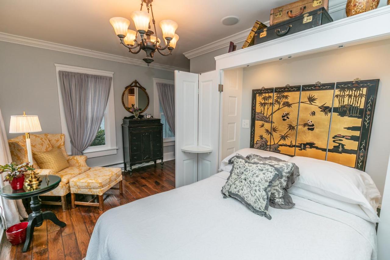 | Riverside Gables Bed and Breakfast