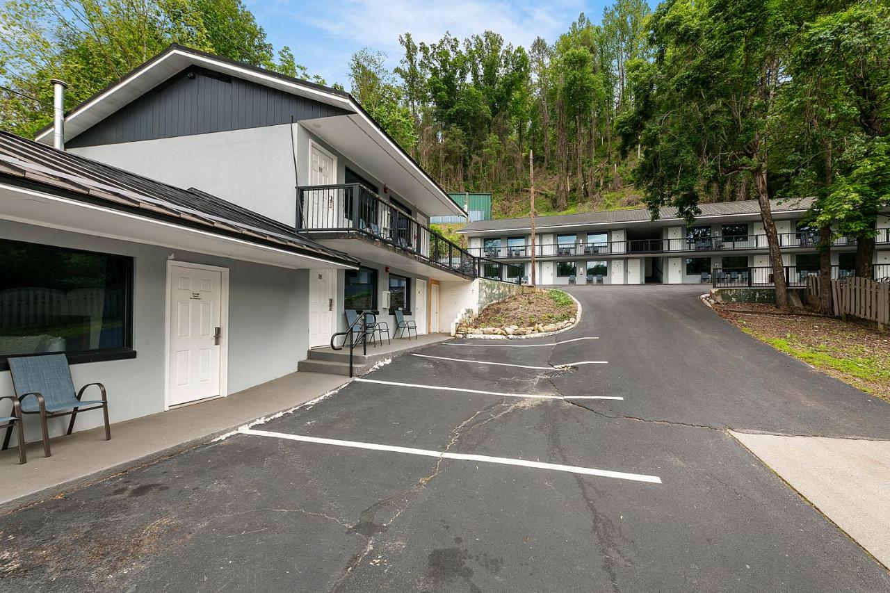 | Gatlinburg Mountain Inn