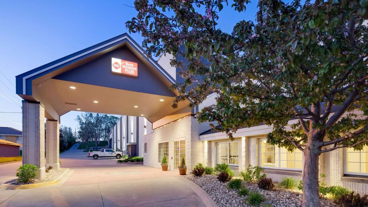  | Best Western Plus Longbranch Hotel & Convention Center