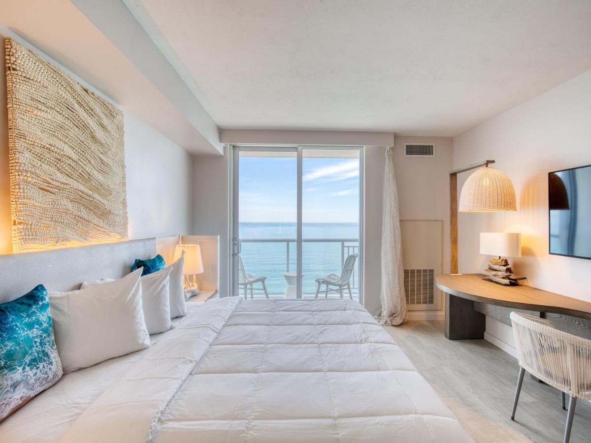 Superior King Room at Daytona Grande Oceanfront Resort