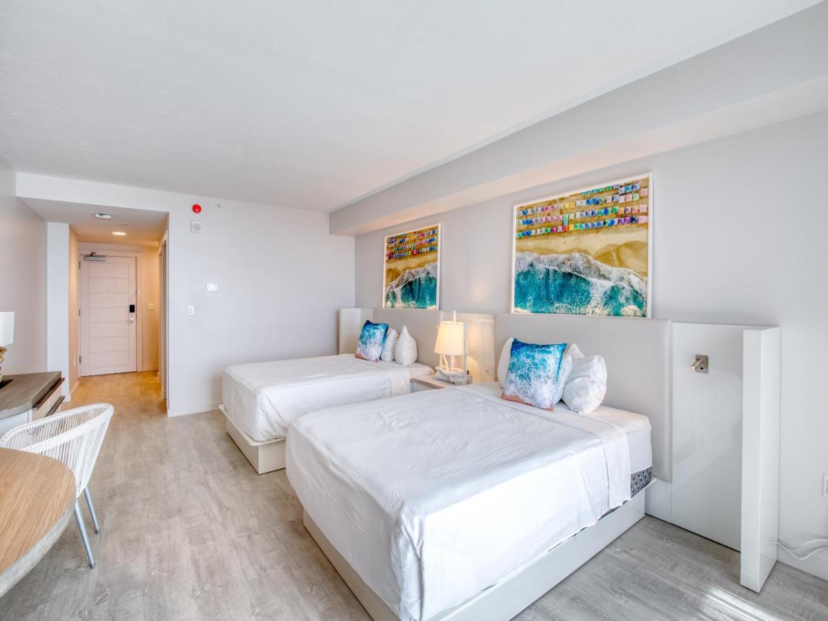 Standard Queen Room with Two Queen Beds and Ocean View at Daytona Grande Oceanfront Resort