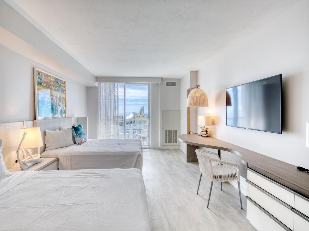 Standard Queen Room with Two Queen Beds and Ocean View at Daytona Grande Oceanfront Resort