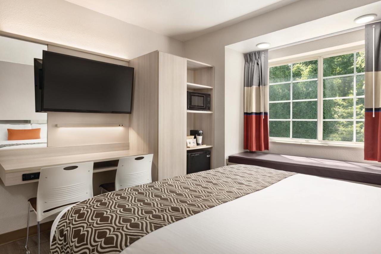 Queen Room - Mobility Access/Non-Smoking at Microtel Inn & Suites by Wyndham Raleigh