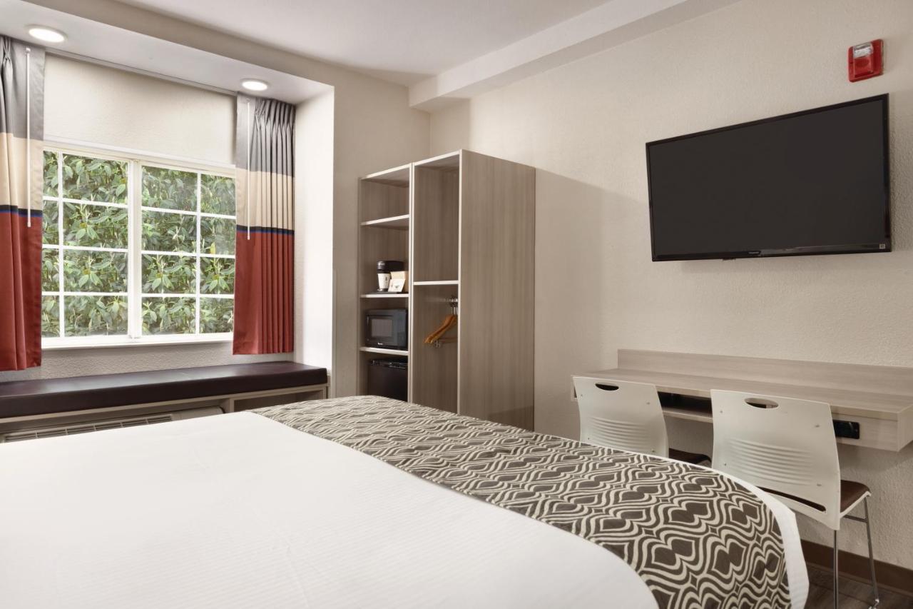 Queen Room - Mobility Access/Non-Smoking at Microtel Inn & Suites by Wyndham Raleigh
