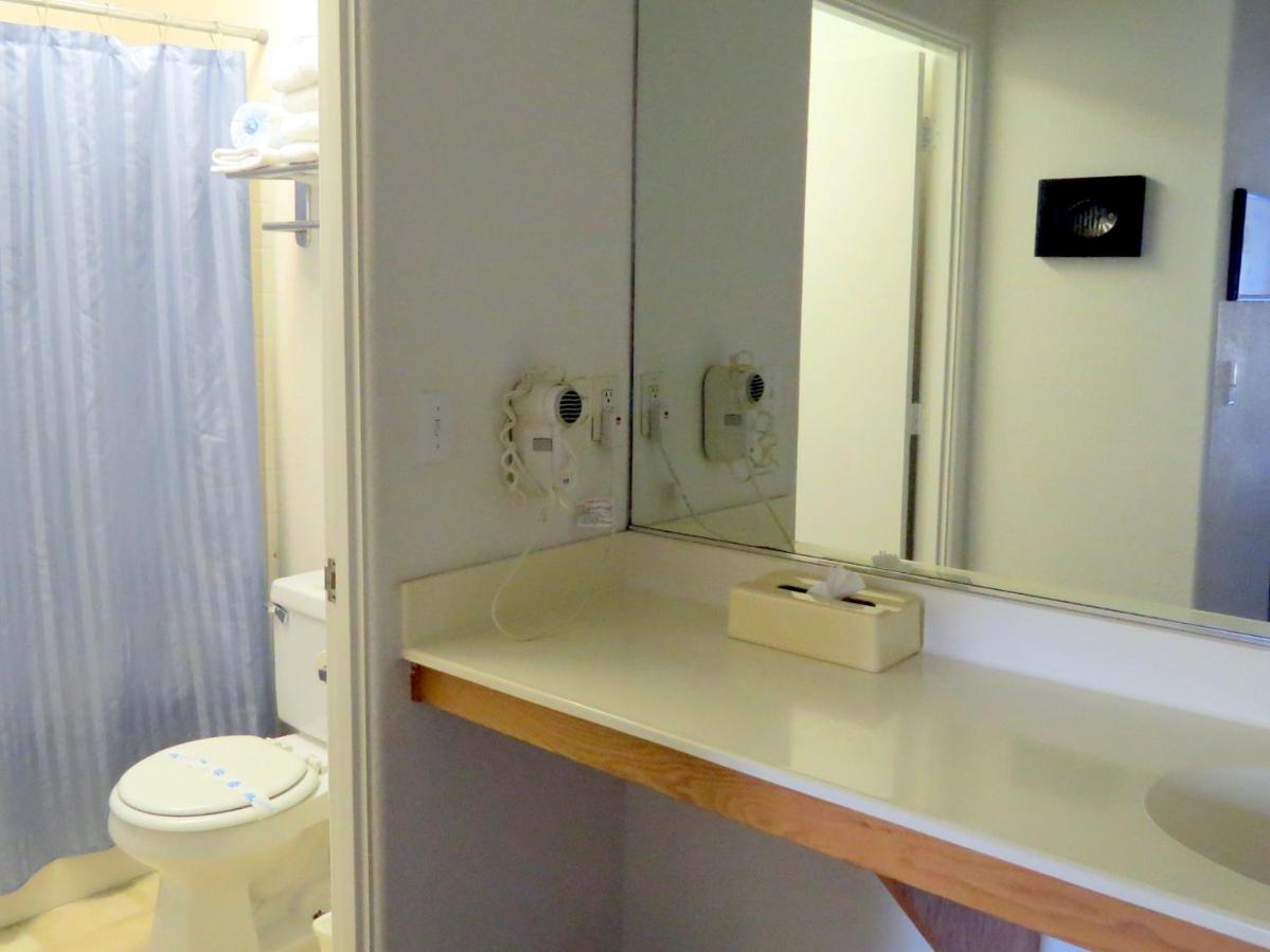 Studio at Pacific Plaza Hotel