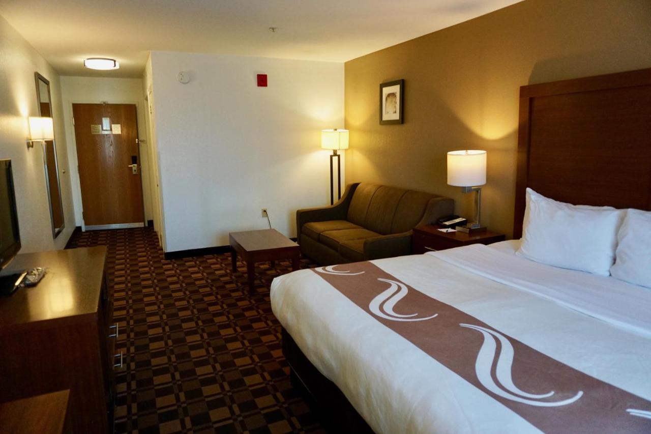 King Suite with Sofa Bed - Non-Smoking at Quality Inn & Suites Georgetown - Seaford