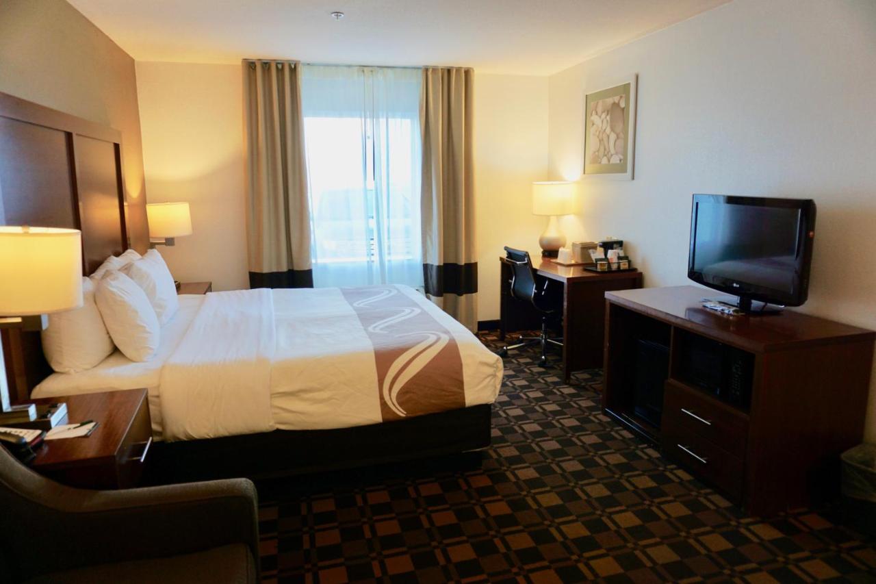 King Suite with Sofa Bed - Non-Smoking at Quality Inn & Suites Georgetown - Seaford