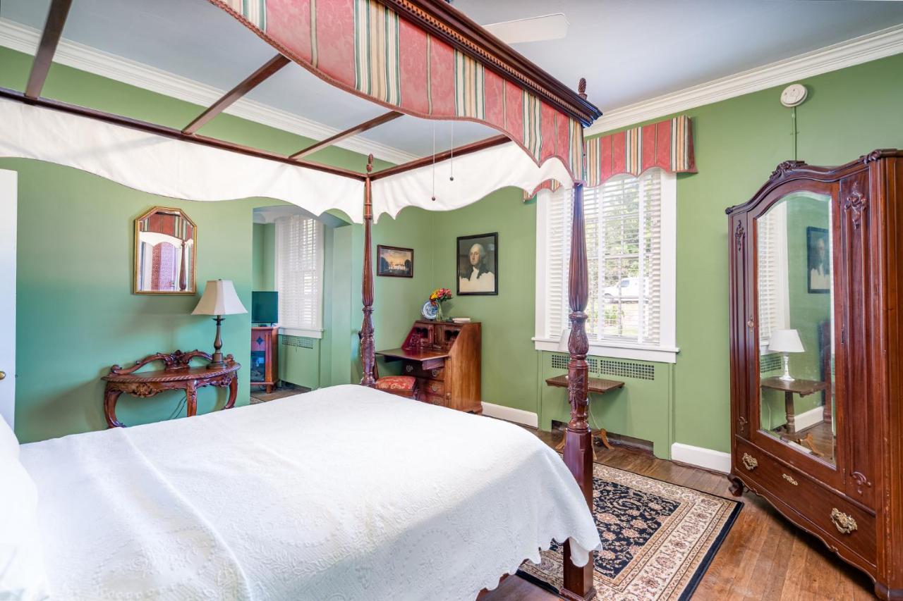 | Cedars of Williamsburg Bed & Breakfast