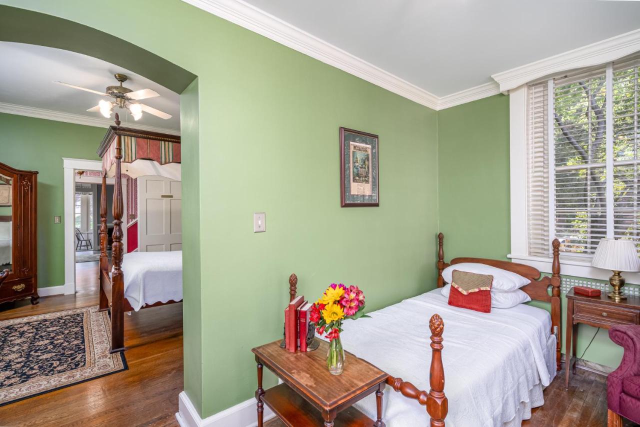 | Cedars of Williamsburg Bed & Breakfast