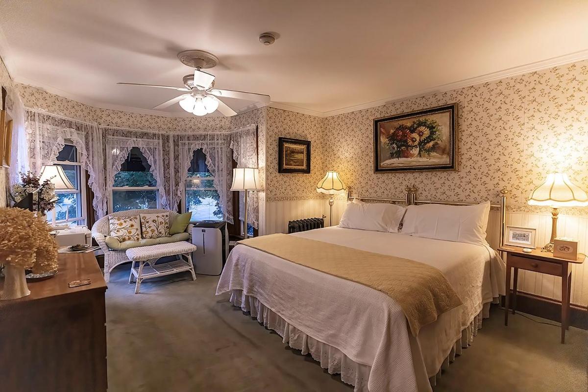 | Harbour Towne Inn on the Waterfront