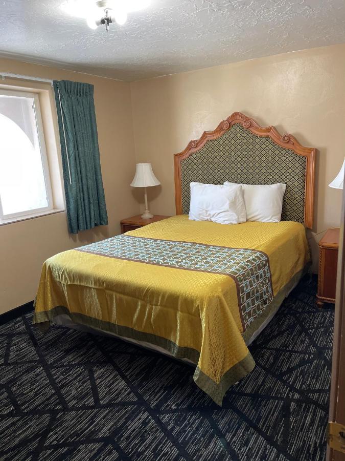 | Riverton Inn & Suites Riverton