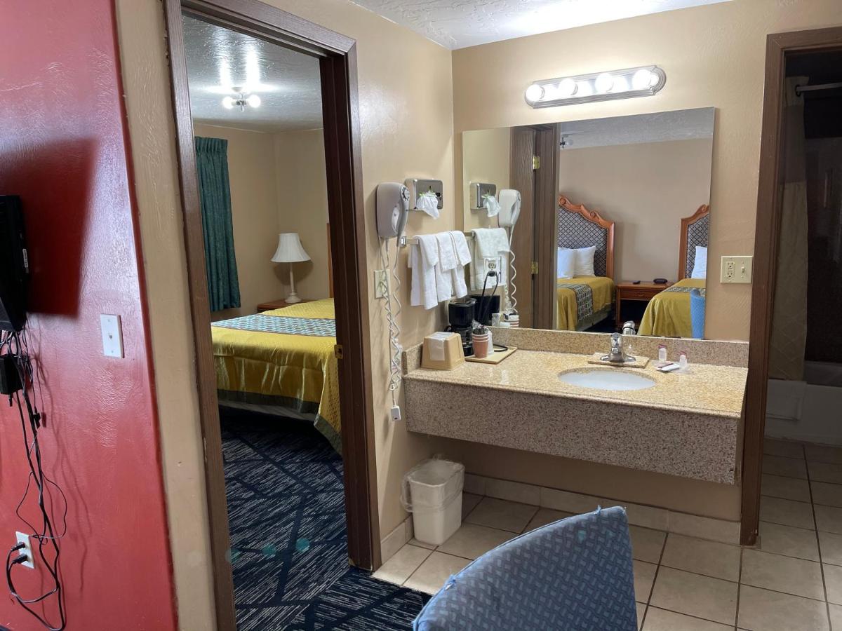 | Riverton Inn & Suites Riverton