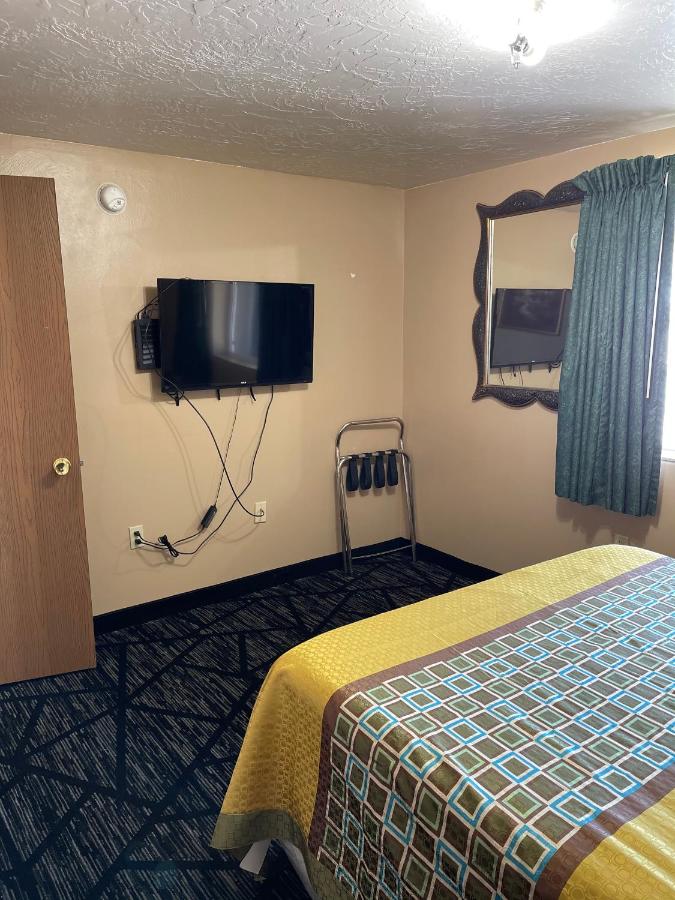 | Riverton Inn & Suites Riverton