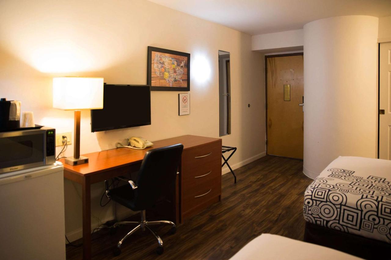 Double Room with Two Double Beds - Non-Smoking at Econo Lodge Harrisburg - Hershey