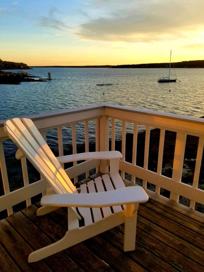 | Smuggler's Cove Inn