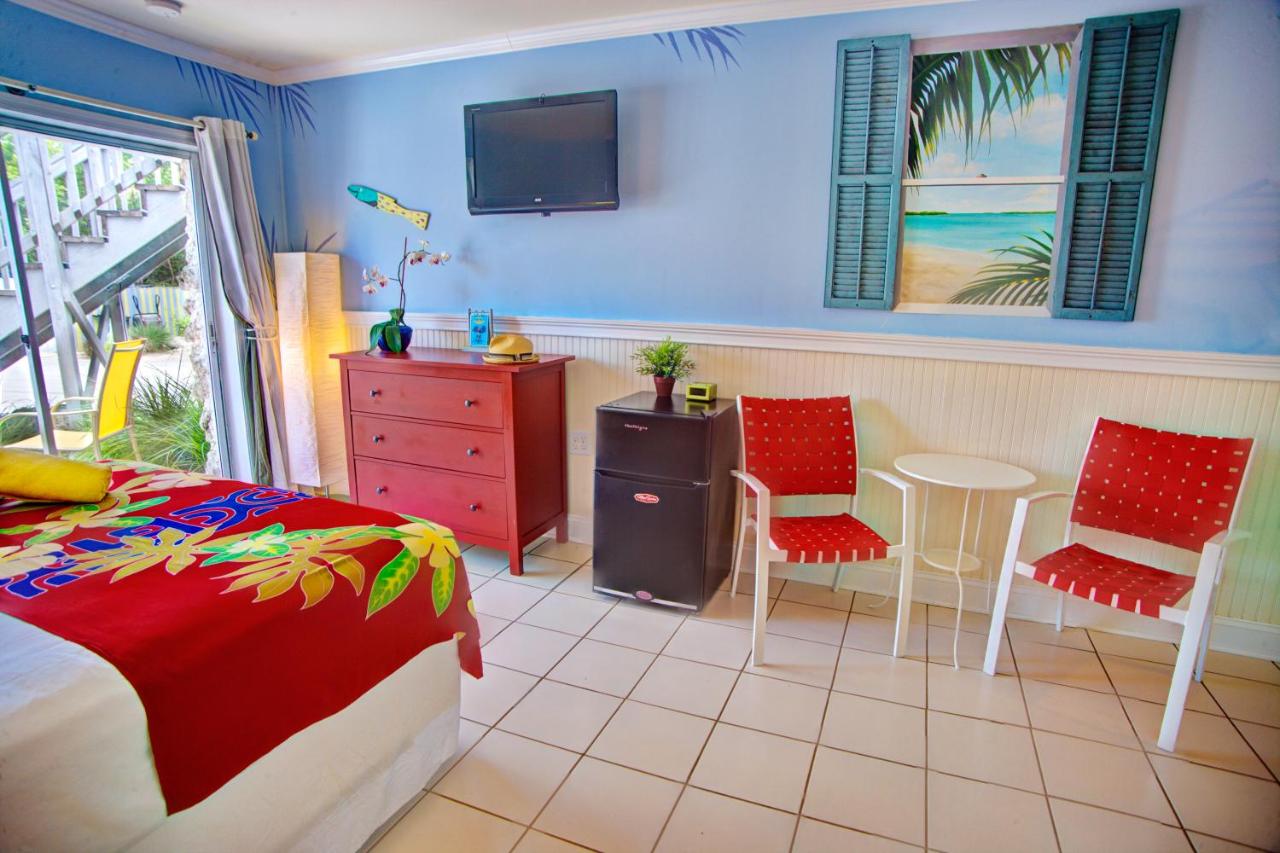 Deluxe Queen Room with Patio at Ibis Bay Beach Resort