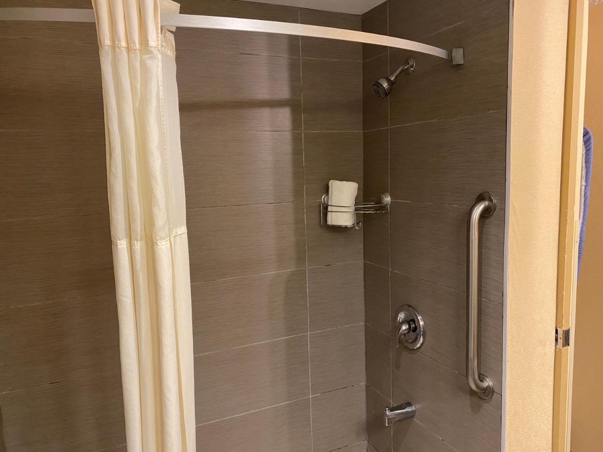  | Quality Inn Buffalo Airport