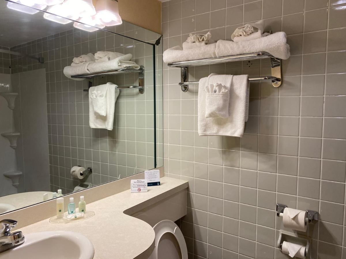  | Quality Inn Buffalo Airport