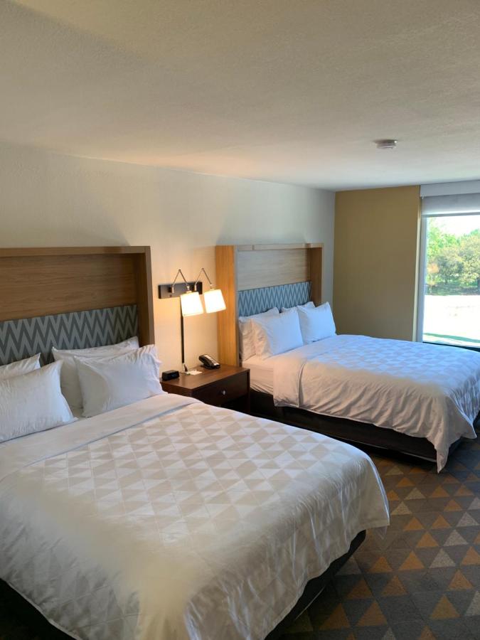 Room Selected at Check-In at Holiday Inn Baton Rouge-South by IHG