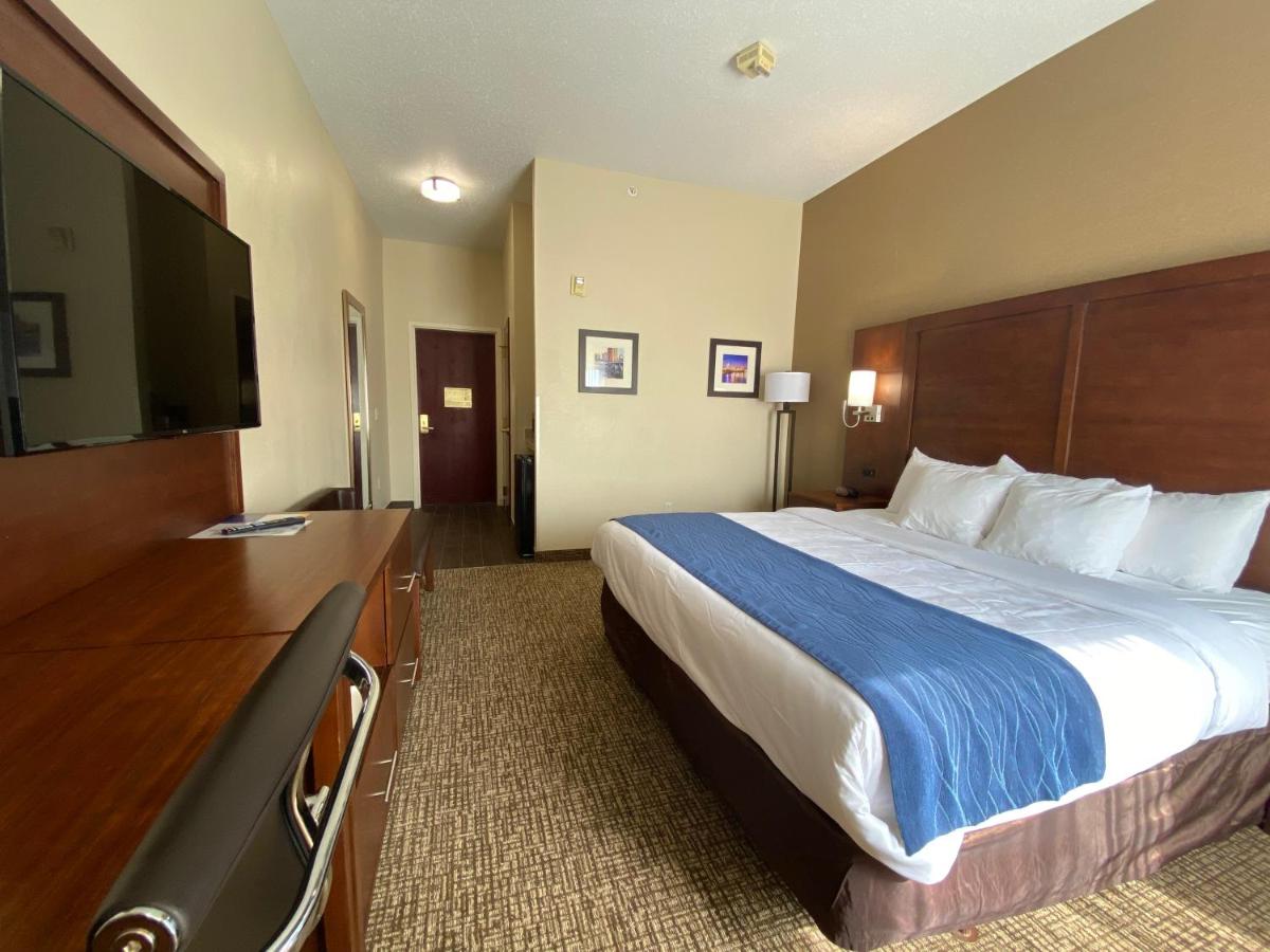 | Comfort Inn East Windsor - Springfield
