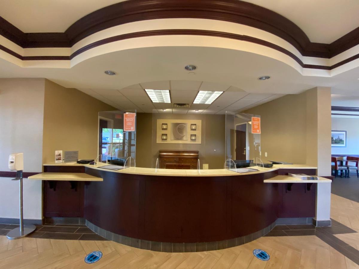 | Comfort Inn East Windsor - Springfield