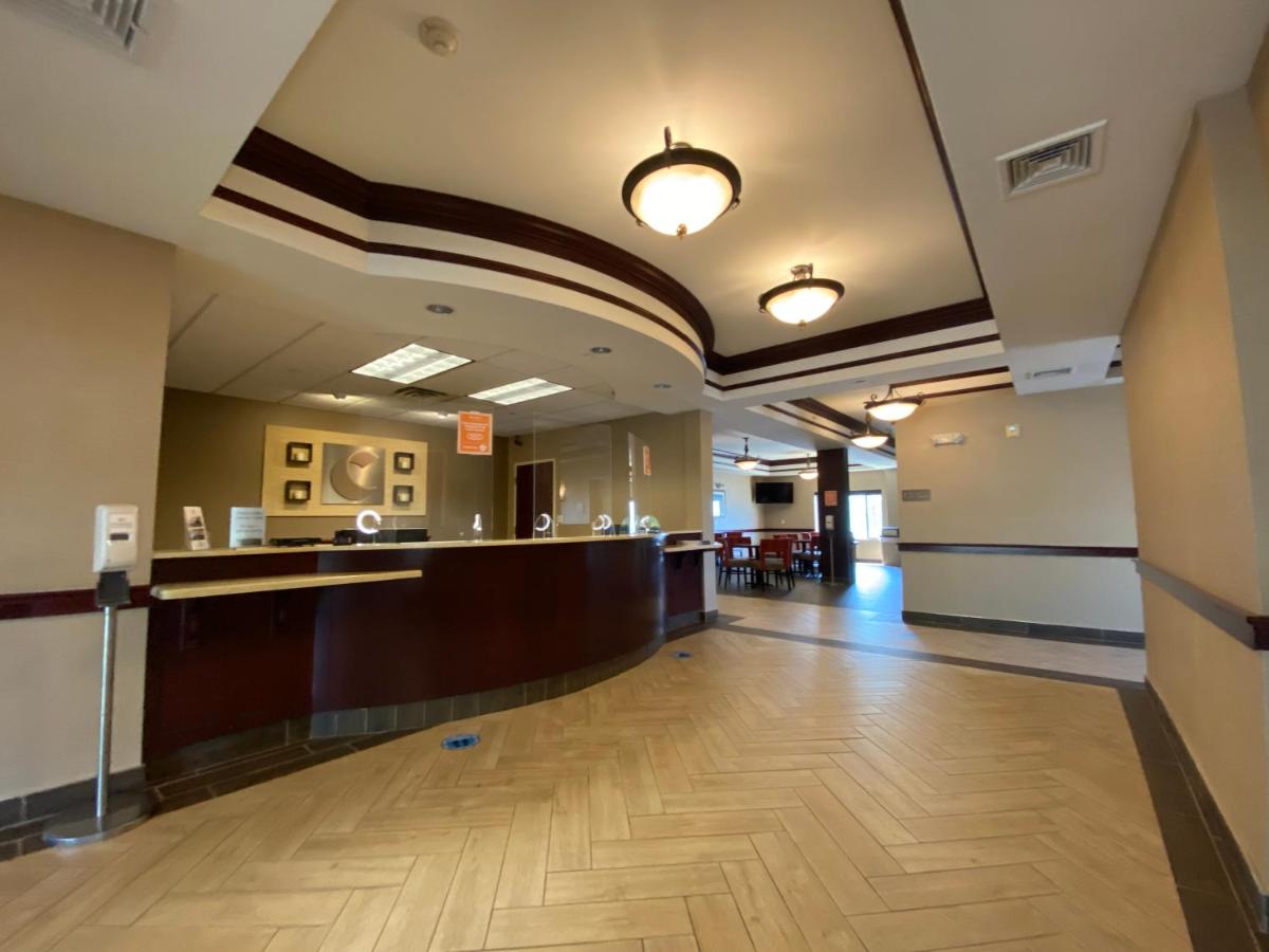 | Comfort Inn East Windsor - Springfield