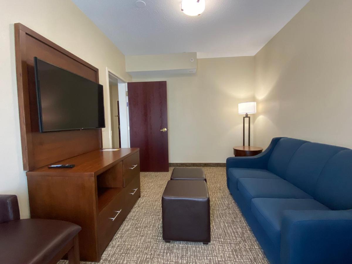| Comfort Inn East Windsor - Springfield