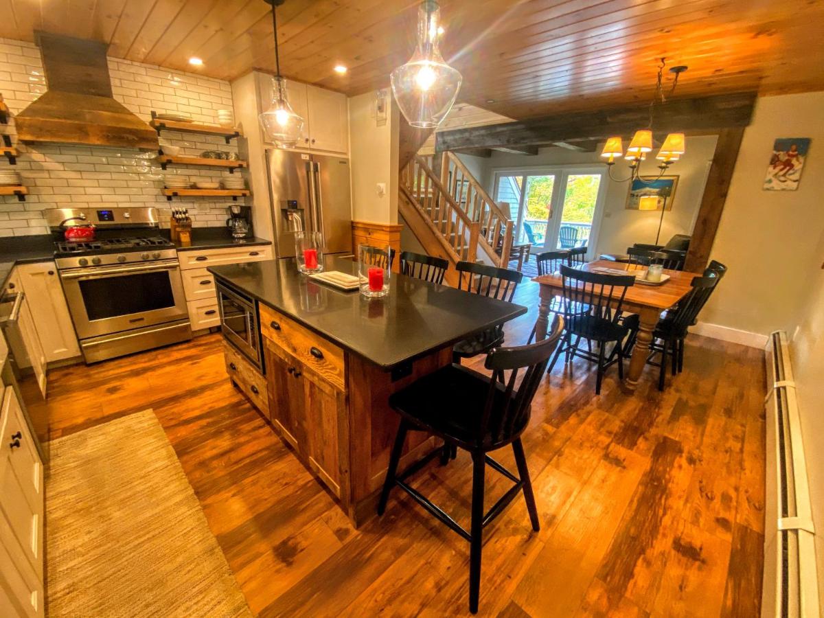 | R6 Upscale rustic Bretton Woods condo in unbeatable SKI-IN SKI-OUT location Fireplace fast WiFi
