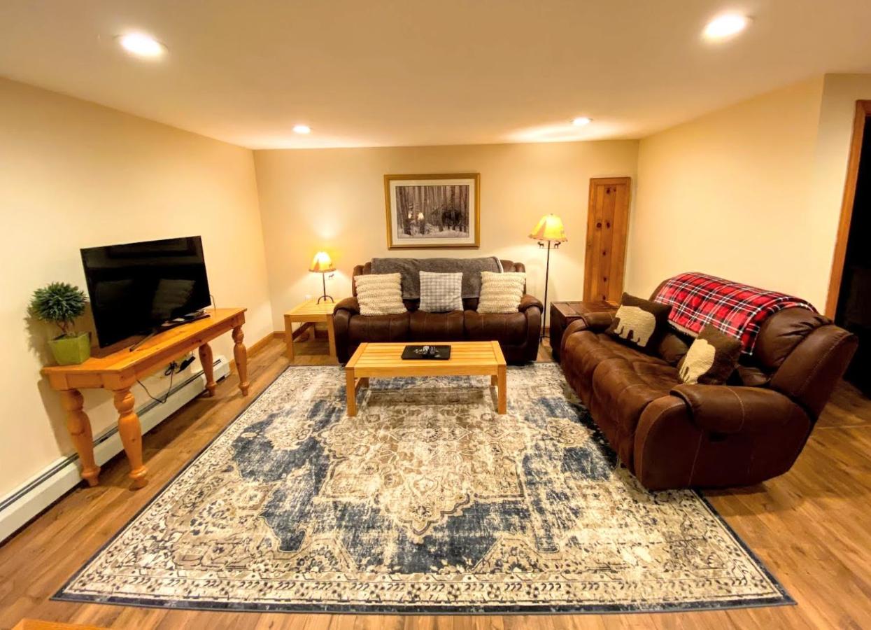 | W7 Fully Renovated Townhouse in Bretton Woods with fantastic ski slope views, fast WiFi