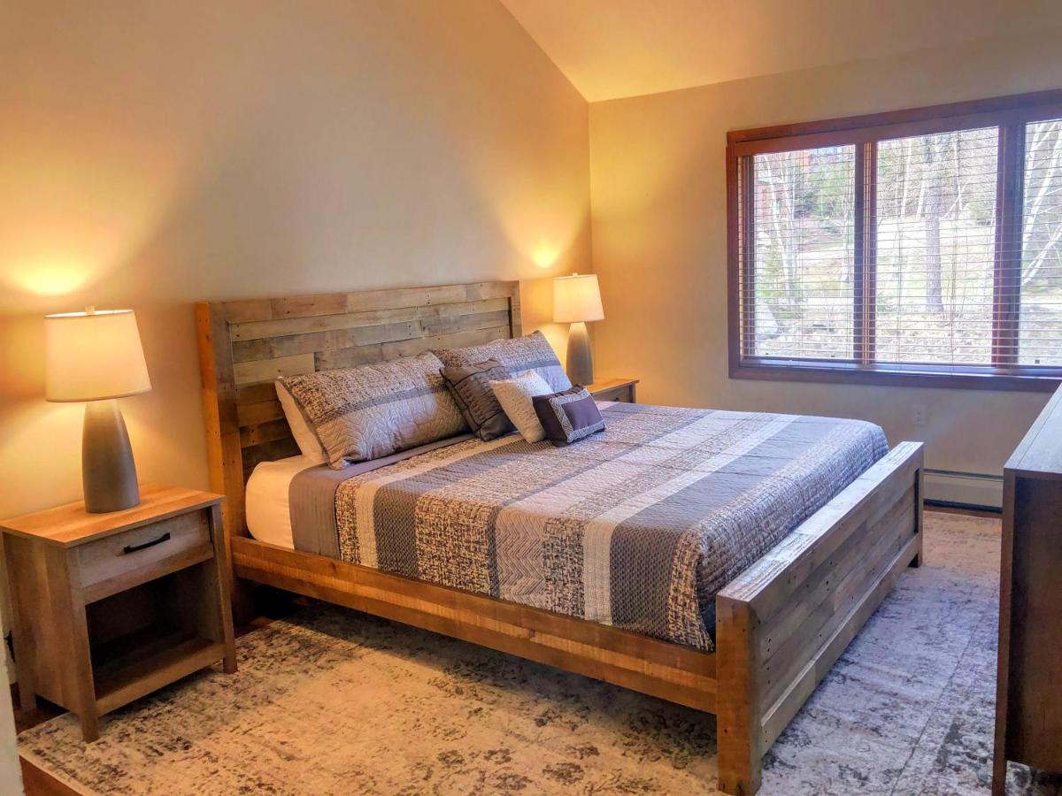| W7 Fully Renovated Townhouse in Bretton Woods with fantastic ski slope views, fast WiFi