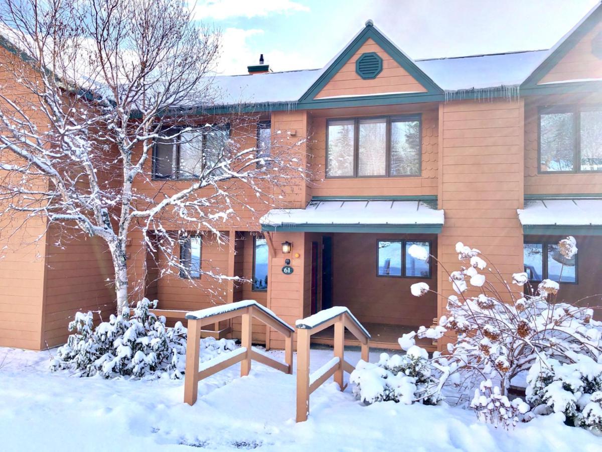 | W7 Fully Renovated Townhouse in Bretton Woods with fantastic ski slope views, fast WiFi